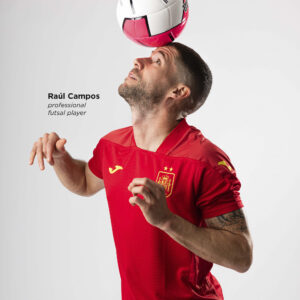 Camiseta oficial de la Selección Española de Fútbol Sala. Temporada 2024/2025. La nueva camiseta se la Selección Española continúa con los colores propios del país: el rojo bañando toda la prend flavisport
